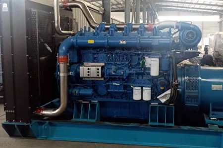 玉柴發電機組使用期間產生的污垢如何去除？